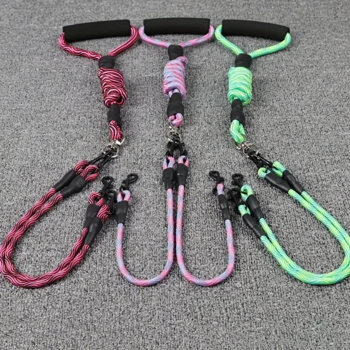 Pet Dual Head Dog Walking Rope with Wavy Pattern, One Drag Two Traction Rope, anti Winding and Detachable